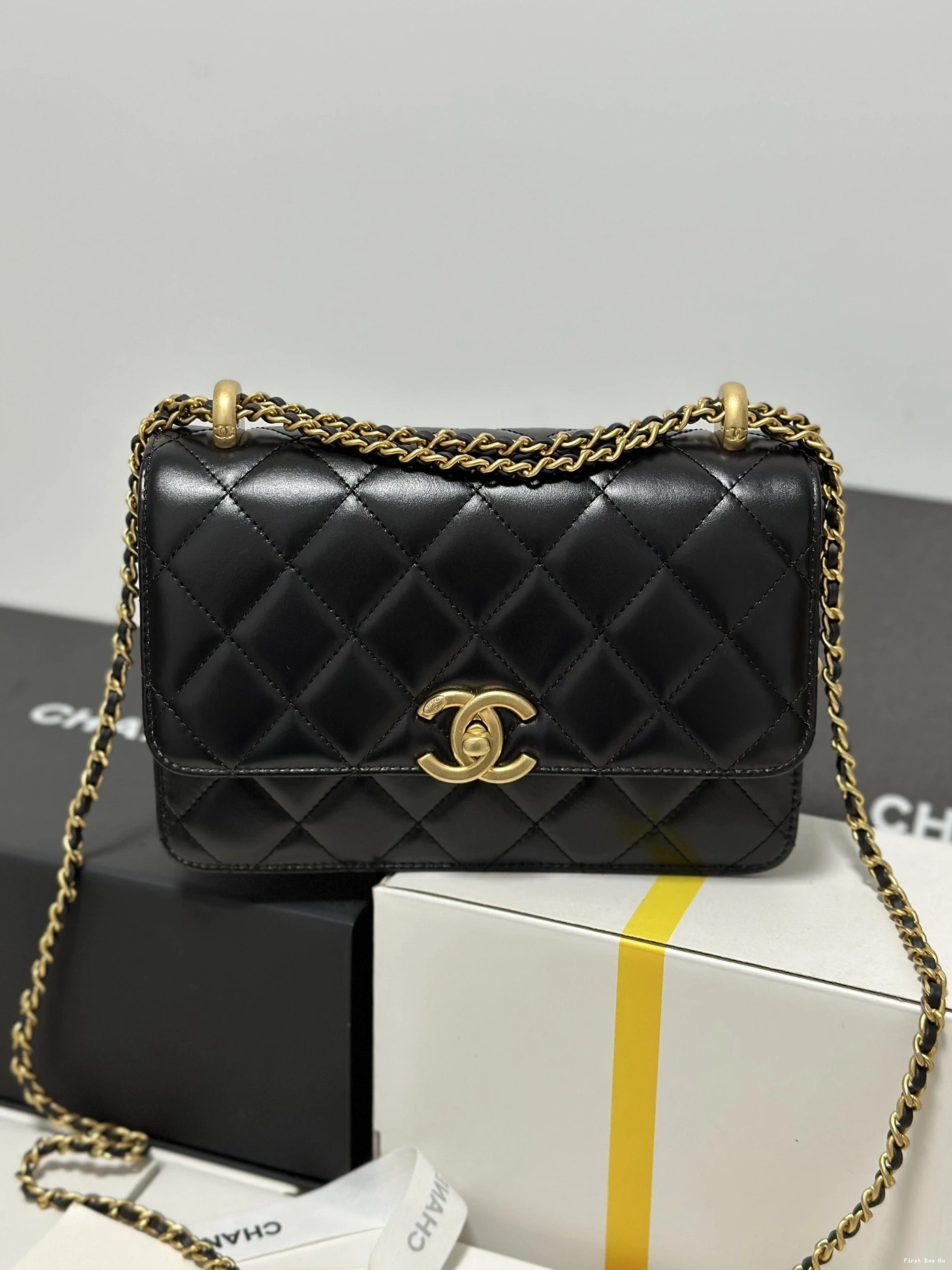 First Bag Ru FLAP CHANEL -14.5*22*8cm BAG 0807